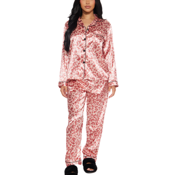 GEMMA Σετ πιτζάμας 4 τμχ με ροζ λεοπάρ σατέν υφής μακρυμάνικη πουκαμίσα, παντελόνα, μάσκα ύπνου & πουγκί