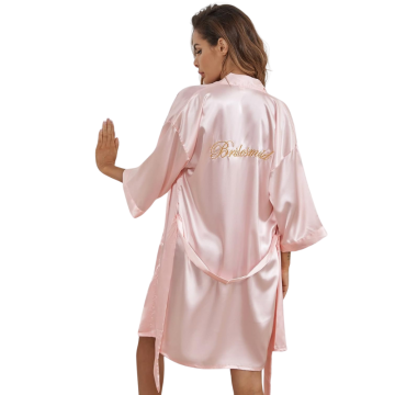 BRIDESMAID Σατέν υφής σετ ρόμπα με νυχτικό για παρανύφους με χρυσό κέντημα στην πλάτη